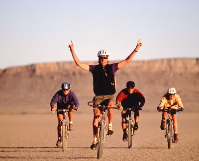 desert-bicyclists.jpg